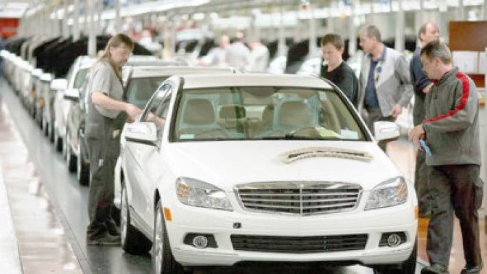 Mercedes, vânzări record în 2013